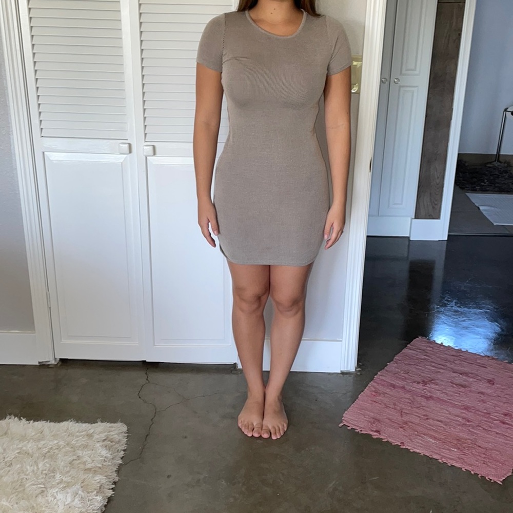 Ribbed white/brown dress